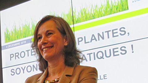 « Il ne faut pas s’imaginer que c’est en taxant ou en retirant des produits, qu’on ira plus vite en innovation », a souligné Eugénia Pommaret, directrice générale de l’UIPP. © C. Fricotté/GFA « Il ne faut pas s’imaginer que c’est en taxant ou en retirant des produits, qu’on ira plus vite en innovation », a souligné Eugénia Pommaret, directrice générale de l’UIPP. © C. Fricotté/GFA